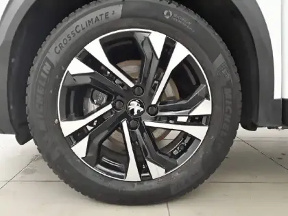 Photo 12 Peugeot 2008  BlueHDi 130 S&S EAT8