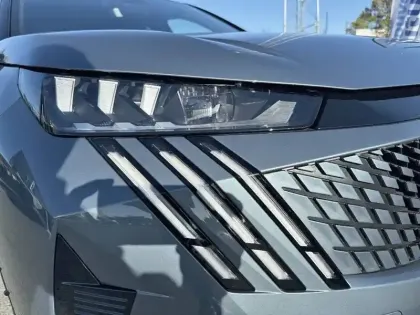 Photo 35 Peugeot 3008  Hybrid 145 e-DCS6