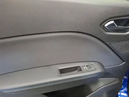 Photo 84 Renault Captur  E-Tech full hybrid 160 ch