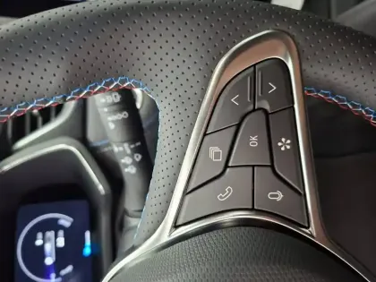 Photo 89 Renault Captur  E-Tech full hybrid 160 ch