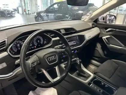 Photo 27 Audi Q3  40 TFSI 190 ch S tronic 7 Quattro