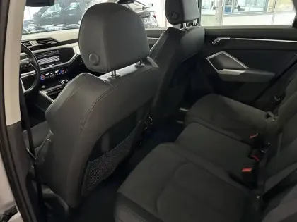 Photo 37 Audi Q3  40 TFSI 190 ch S tronic 7 Quattro