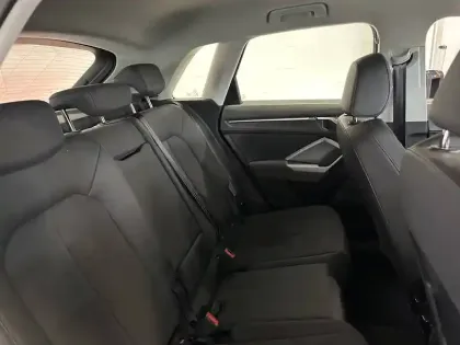 Photo 41 Audi Q3  40 TFSI 190 ch S tronic 7 Quattro