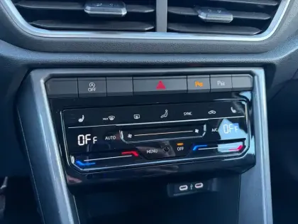 Photo 13 Volkswagen T-roc  2.0 TDI 116 Start/Stop BVM6