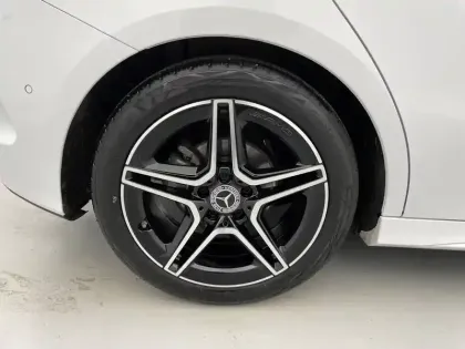 Photo 43 Mercedes Classe B  200 d 8G-DCT