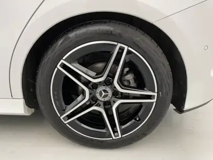 Photo 41 Mercedes Classe B  200 d 8G-DCT