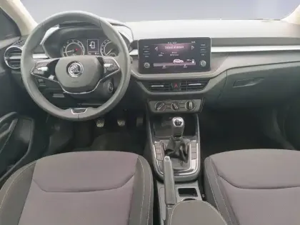 Photo 24 Skoda Fabia  1.0 MPI 80 ch BVM5