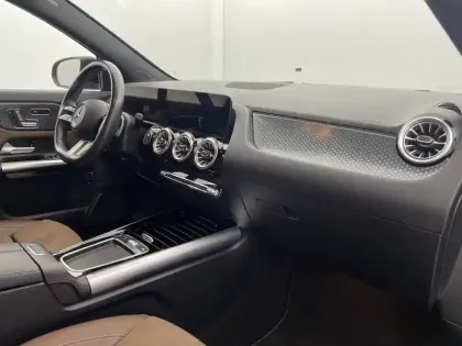 Photo 50 Mercedes GLA  200 d 8G-DCT