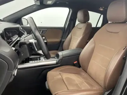 Photo 101 Mercedes GLA  200 d 8G-DCT