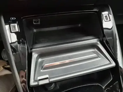 Photo 28 Peugeot 2008  PureTech 100 S&S BVM6