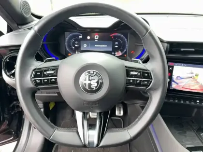 Photo 19 Alfa Romeo Junior  1.2 Ibrida 136 ch eDCT6