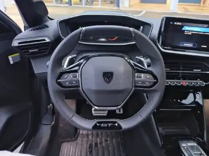 Photo 28 Peugeot 208  Hybrid 110 e-DCS6