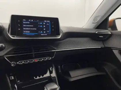 Photo 26 Peugeot 2008  PureTech 130 S&S BVM6