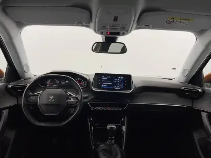 Photo 27 Peugeot 2008  PureTech 130 S&S BVM6