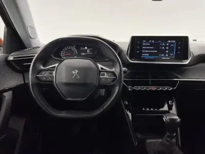 Photo 21 Peugeot 2008  PureTech 130 S&S BVM6