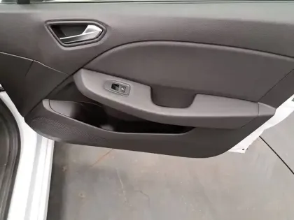 Photo 23 Renault Clio  Blue dCi 85