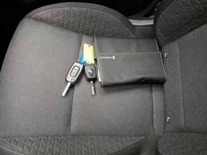 Photo 38 Renault Clio  Blue dCi 85