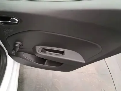 Photo 21 Renault Clio  Blue dCi 85