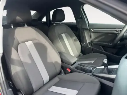 Photo 10 Audi A3  Berline 30 TFSI 110