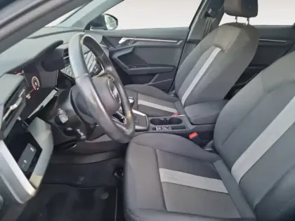 Photo 24 Audi A3  Berline 30 TFSI 110