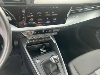 Photo 12 Audi A3  Berline 30 TFSI 110