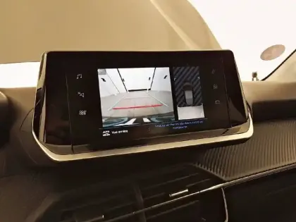 Photo 17 Peugeot 208  PureTech 100 S&S BVM6