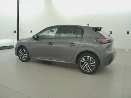 Photo 31 Peugeot 208  PureTech 100 S&S BVM6