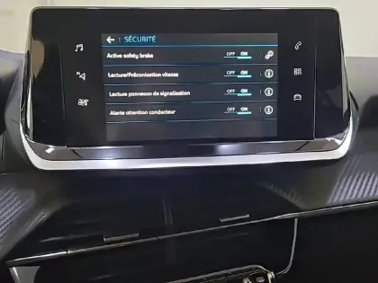 Photo 75 Peugeot 208  PureTech 75 S&S BVM5