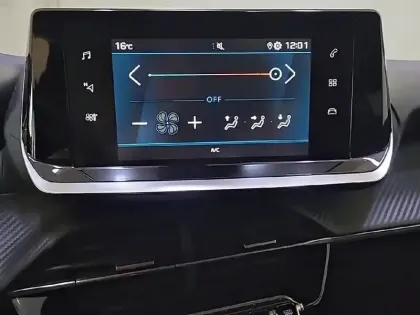 Photo 73 Peugeot 208  PureTech 75 S&S BVM5