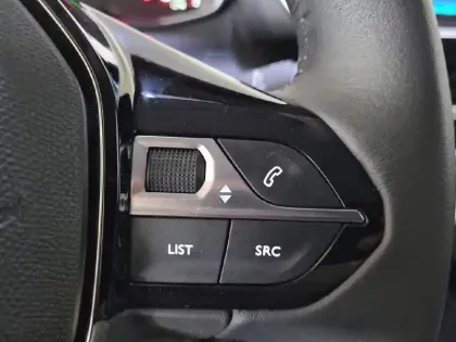 Photo 81 Peugeot 208  PureTech 75 S&S BVM5