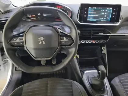 Photo 61 Peugeot 208  PureTech 75 S&S BVM5