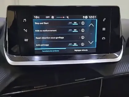 Photo 74 Peugeot 208  PureTech 75 S&S BVM5