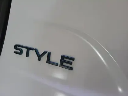 Photo 84 Peugeot 208  PureTech 75 S&S BVM5