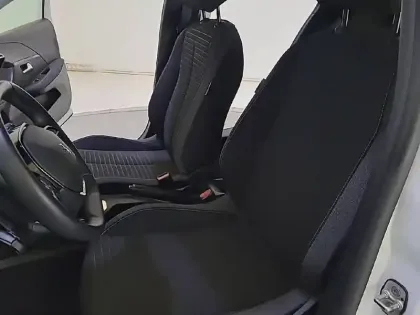 Photo 64 Peugeot 208  PureTech 75 S&S BVM5