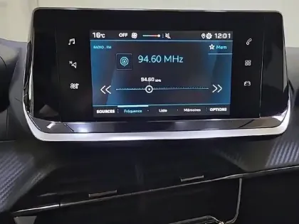 Photo 72 Peugeot 208  PureTech 75 S&S BVM5