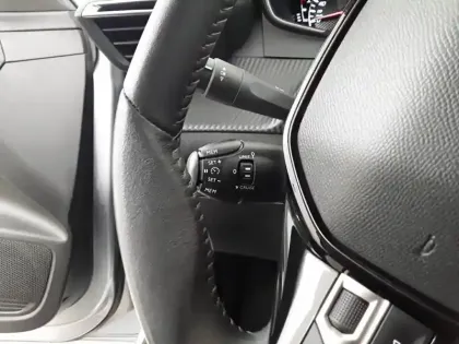 Photo 22 Peugeot 208  PureTech 75 S&S BVM5