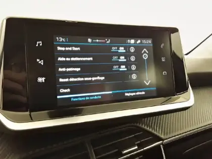 Photo 20 Peugeot 208  PureTech 75 S&S BVM5