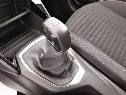 Photo 13 Peugeot 208  PureTech 75 S&S BVM5