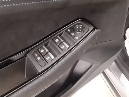 Photo 23 Renault Austral  E-Tech hybrid 200