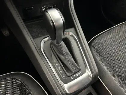 Photo 146 Renault Captur  E-Tech 145 - 21