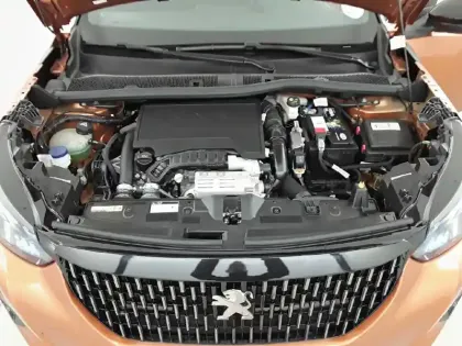 Photo 25 Peugeot 2008  PureTech 130 S&S BVM6