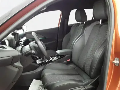 Photo 10 Peugeot 2008  PureTech 130 S&S BVM6