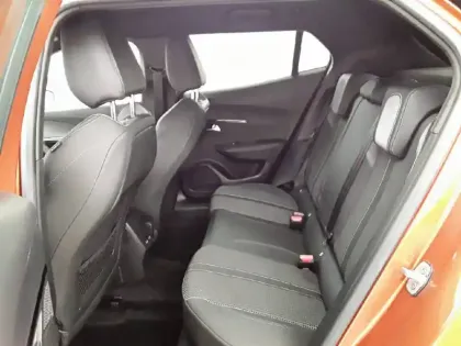 Photo 11 Peugeot 2008  PureTech 130 S&S BVM6