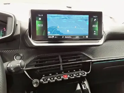 Photo 14 Peugeot 2008  PureTech 130 S&S BVM6