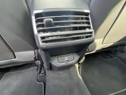 Photo 29 Lynk&co Lynk&co 01 Gén. I Ph1 Base 5