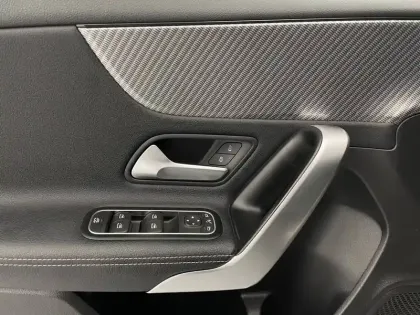 Photo 39 Mercedes Classe A  180 d 8G-DCT