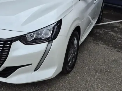 Photo 6 Peugeot 208  e- 136ch Style