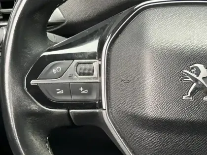 Photo 12 Peugeot 3008  1.2 PureTech 130ch E6.c Allure S&S