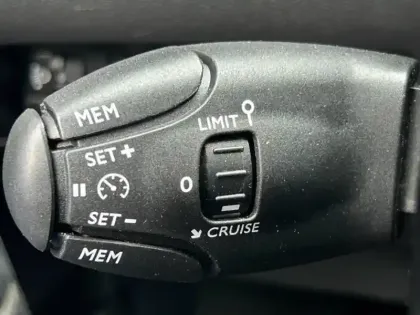 Photo 14 Peugeot 208  1.2 PureTech 75ch S&S Active