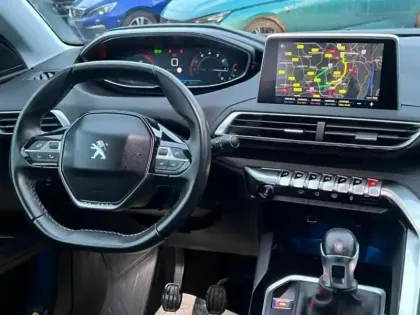 Photo 9 Peugeot 3008  1.2 PureTech 130ch S&S Allure